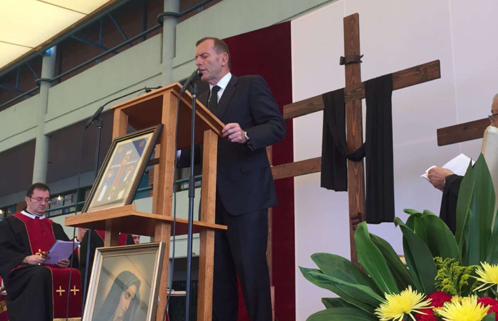 Australian PM attends Good Friday mass at Lebanese church
